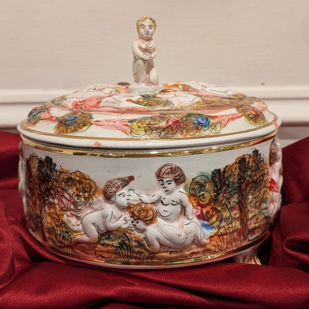 A gorgeous and rare Capodimonte Italy lidded round box